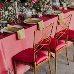 Kantains galdauts, magenta